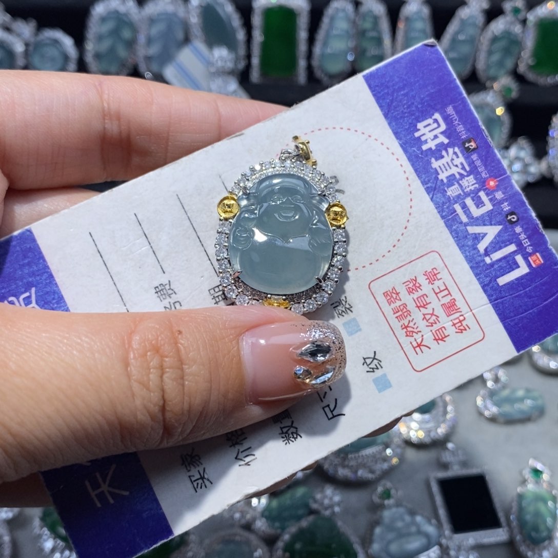 翡翠颈饰未镶嵌翡翠