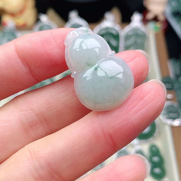 颈饰未镶嵌翡翠吊坠