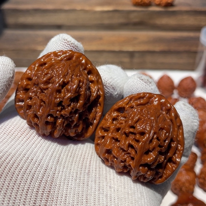 文玩核桃吊坠请****南疆石500.18.41