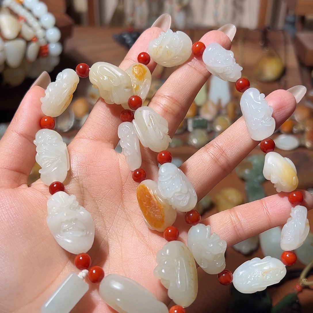 和田玉颈饰未镶嵌