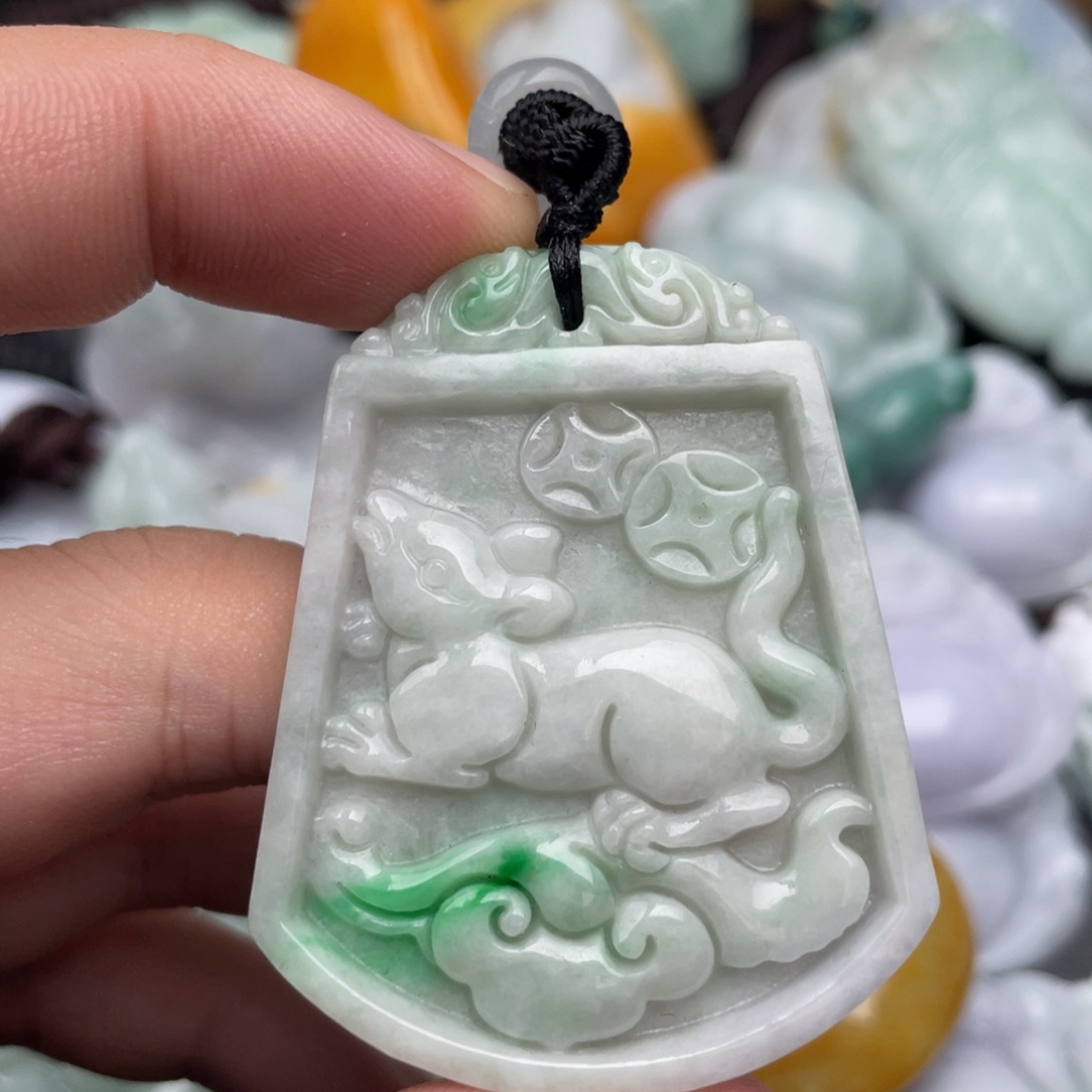 吊坠(不含链)未镶嵌翡翠