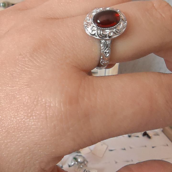 琥珀足银镶嵌戒指