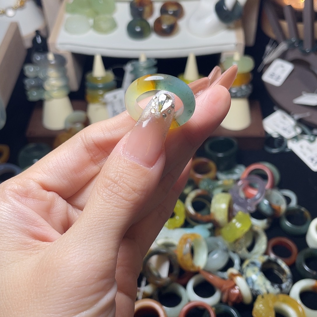 *****蛇纹石玉未镶嵌戒指有个内纹 已优惠 16.6