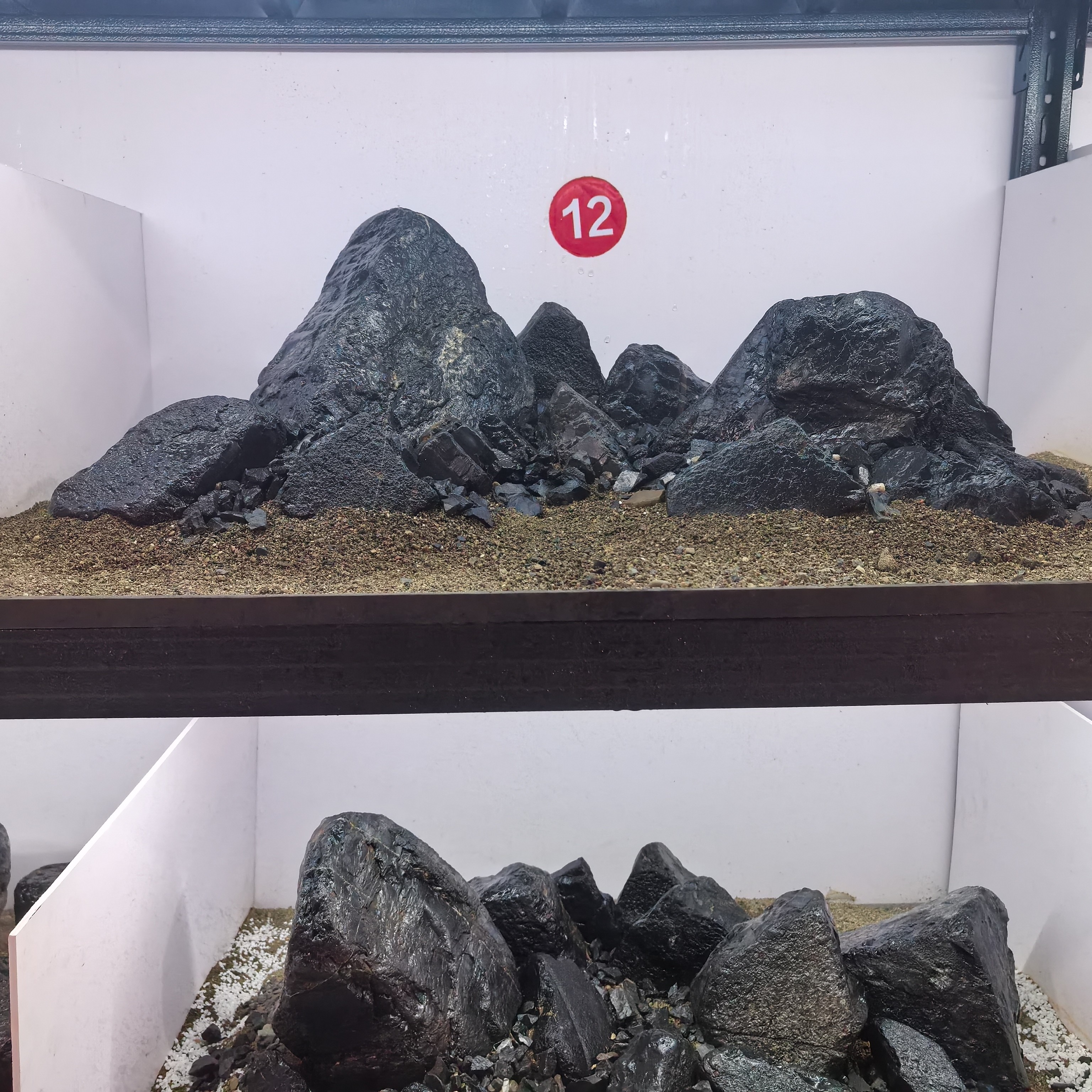 【鱼缸造景】黑金峡谷溪流石乱石山峰款适用于80-90缸用