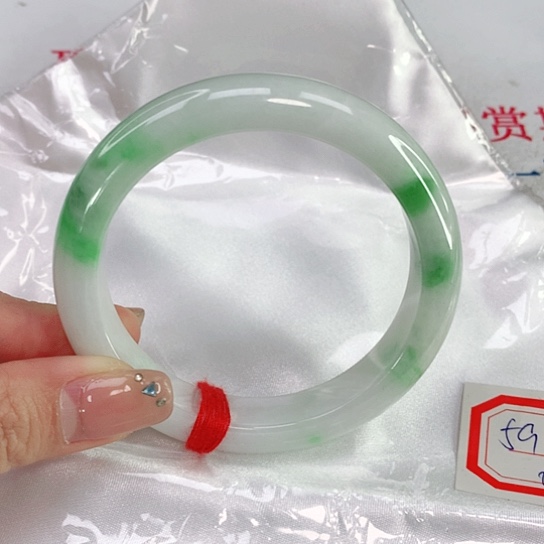 翡翠手镯未镶嵌天然翡翠A货105