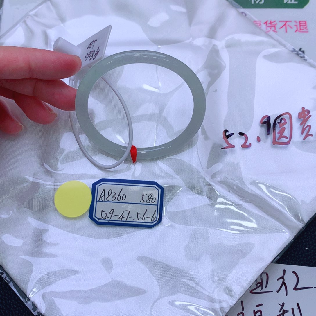 未镶嵌手镯翡翠缅甸翡翠手镯