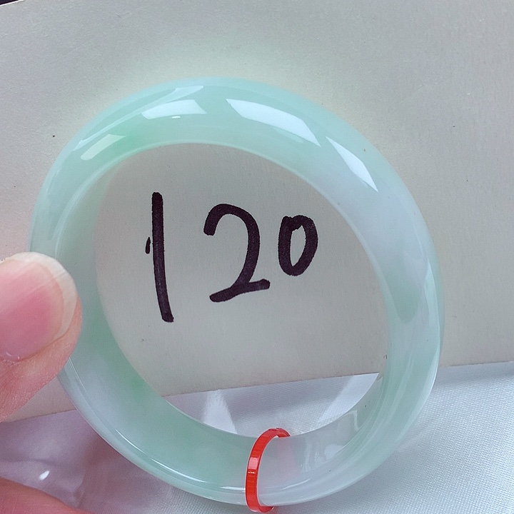 翡翠未镶嵌手镯（贵妃镯）翡翠