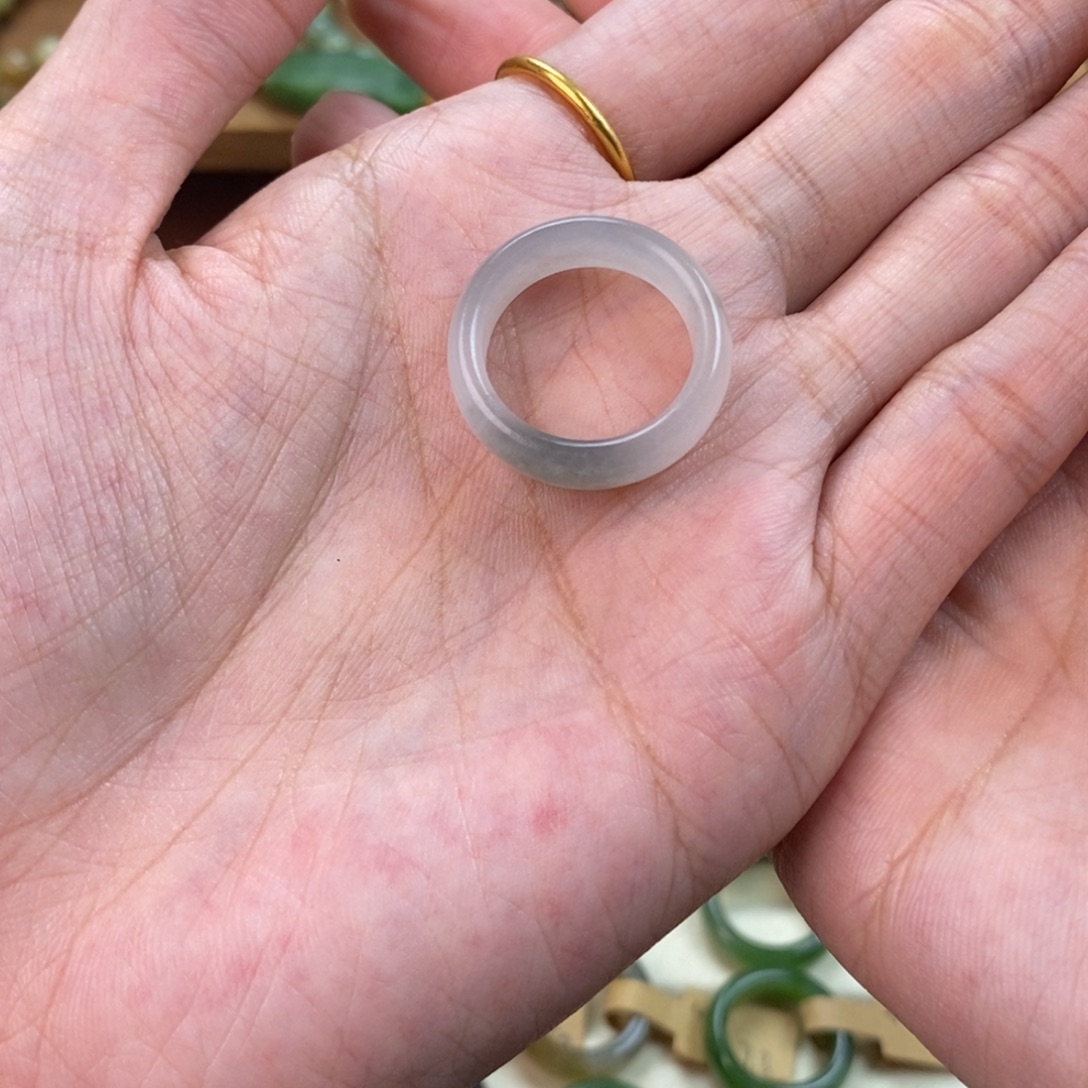 岁***欢和田玉未镶嵌颈饰18.0