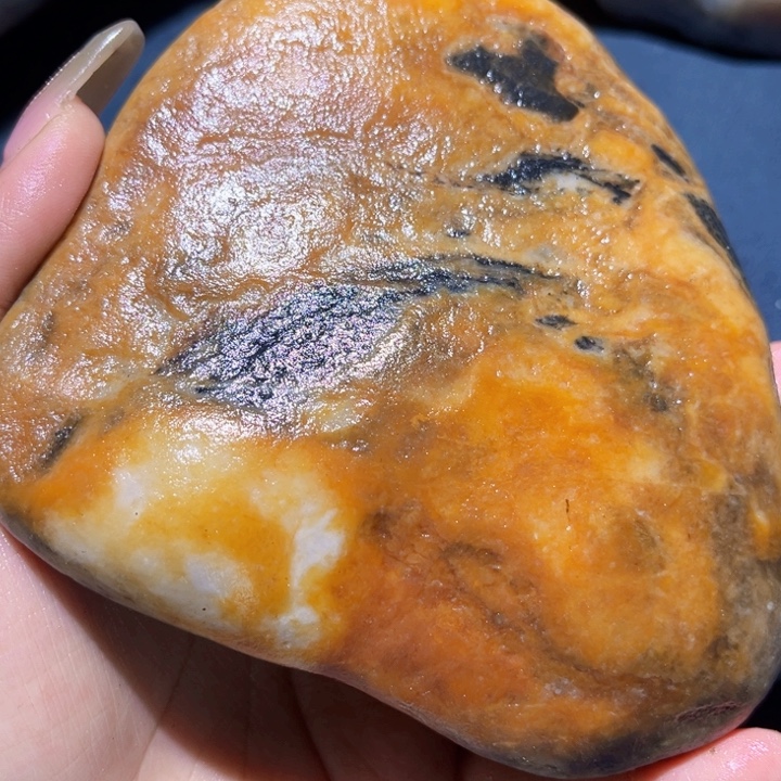 和田玉（糖玉）未镶嵌珠宝奇石