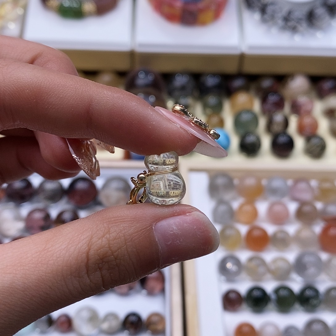 水晶颈饰未镶嵌，