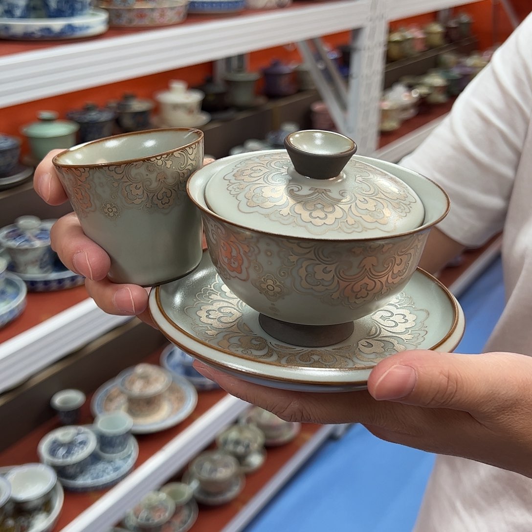 个vvv哥哥哈哈哈哈哈哈