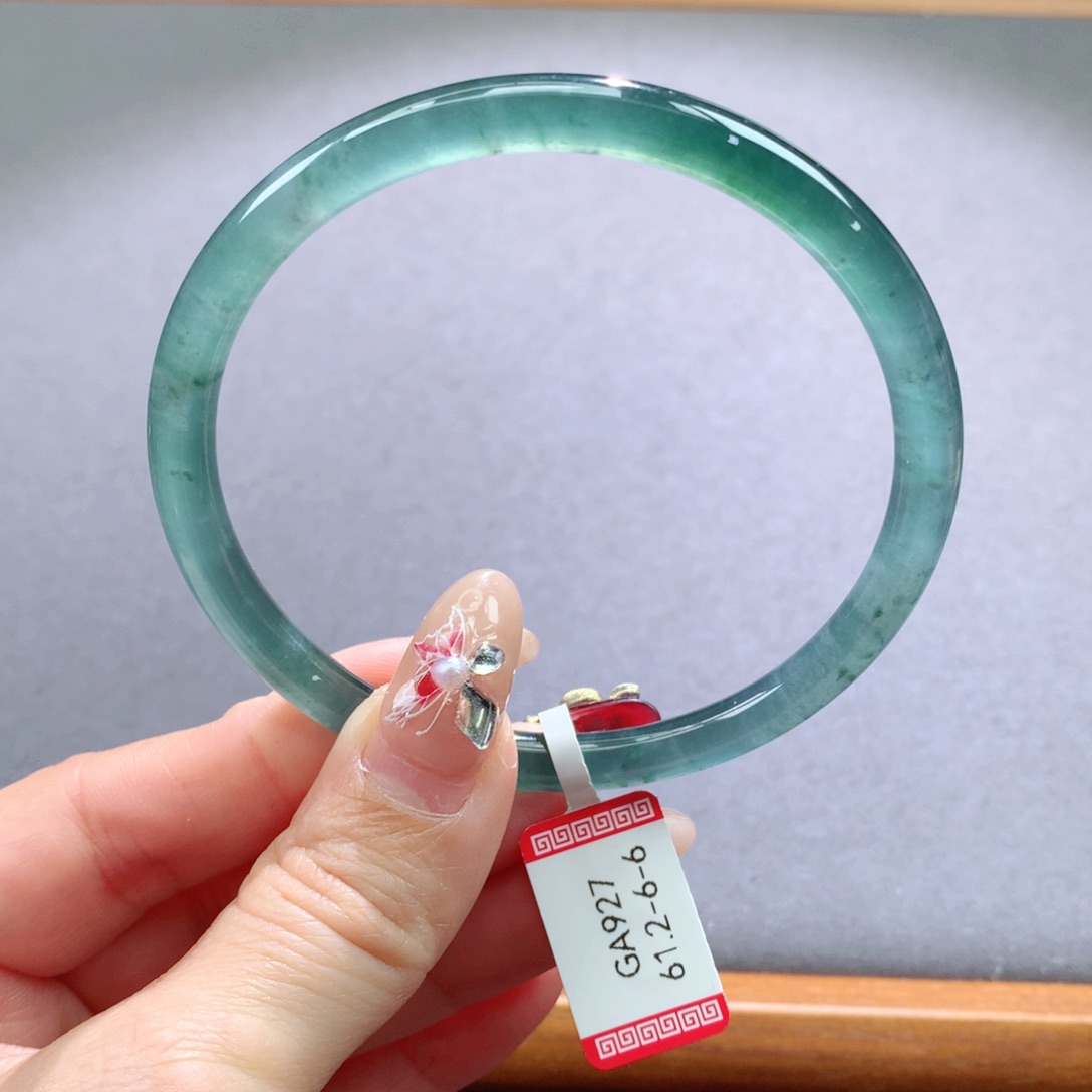 翡翠手镯未镶嵌天然翡翠手镯