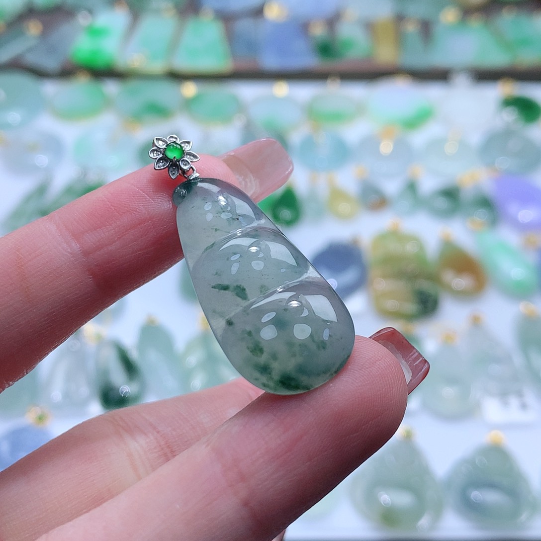 翡翠颈饰未镶嵌翡翠