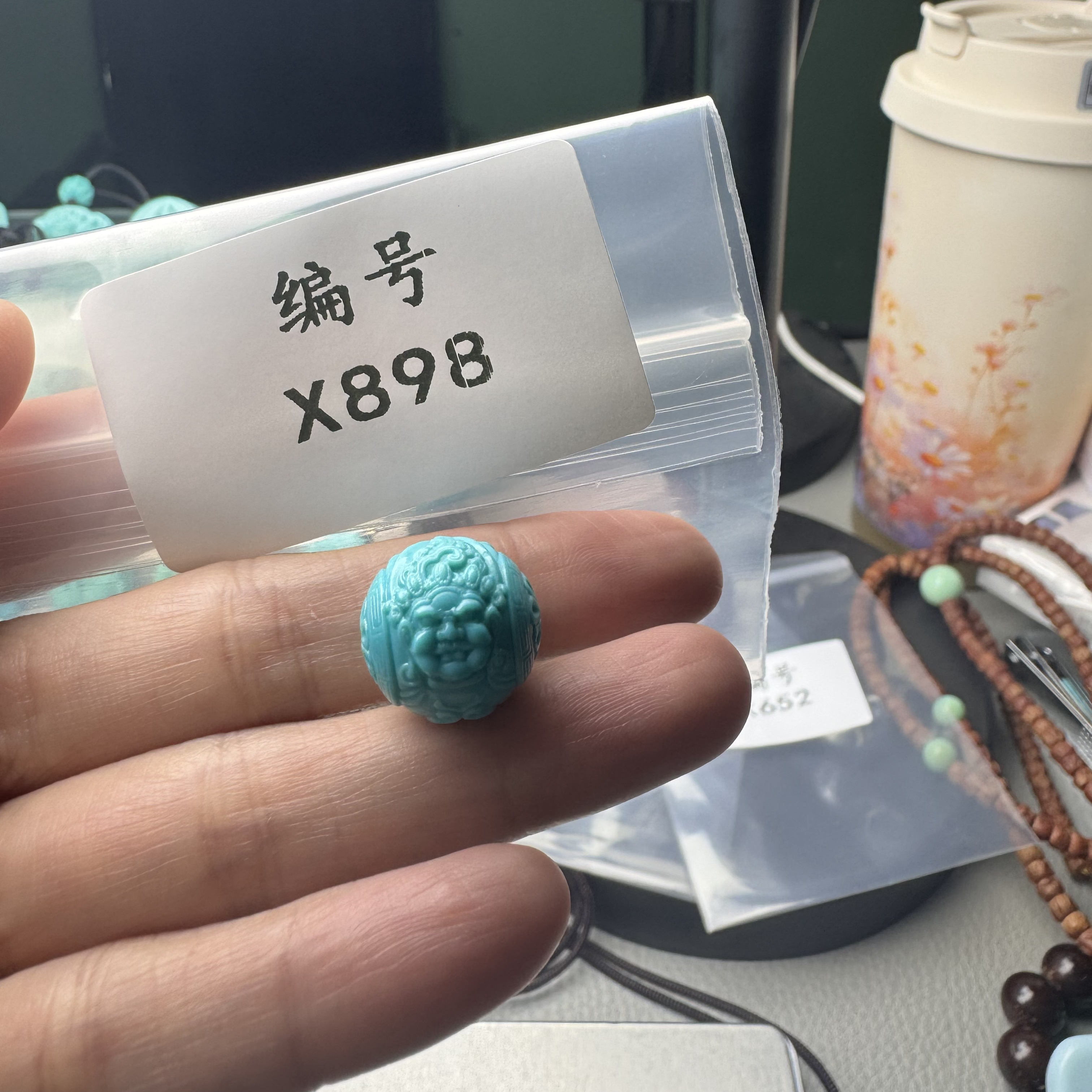 天然原矿绿松石雕刻