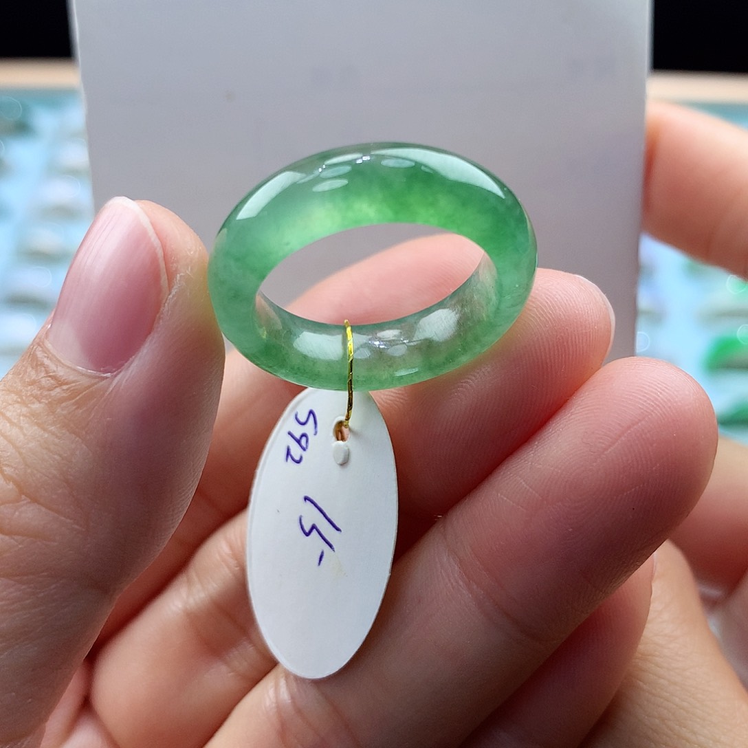 翡翠戒指未镶嵌15圈