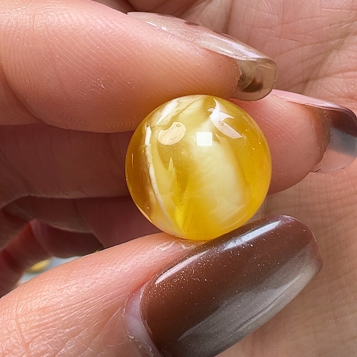 蜜蜡未镶嵌珠宝奇石