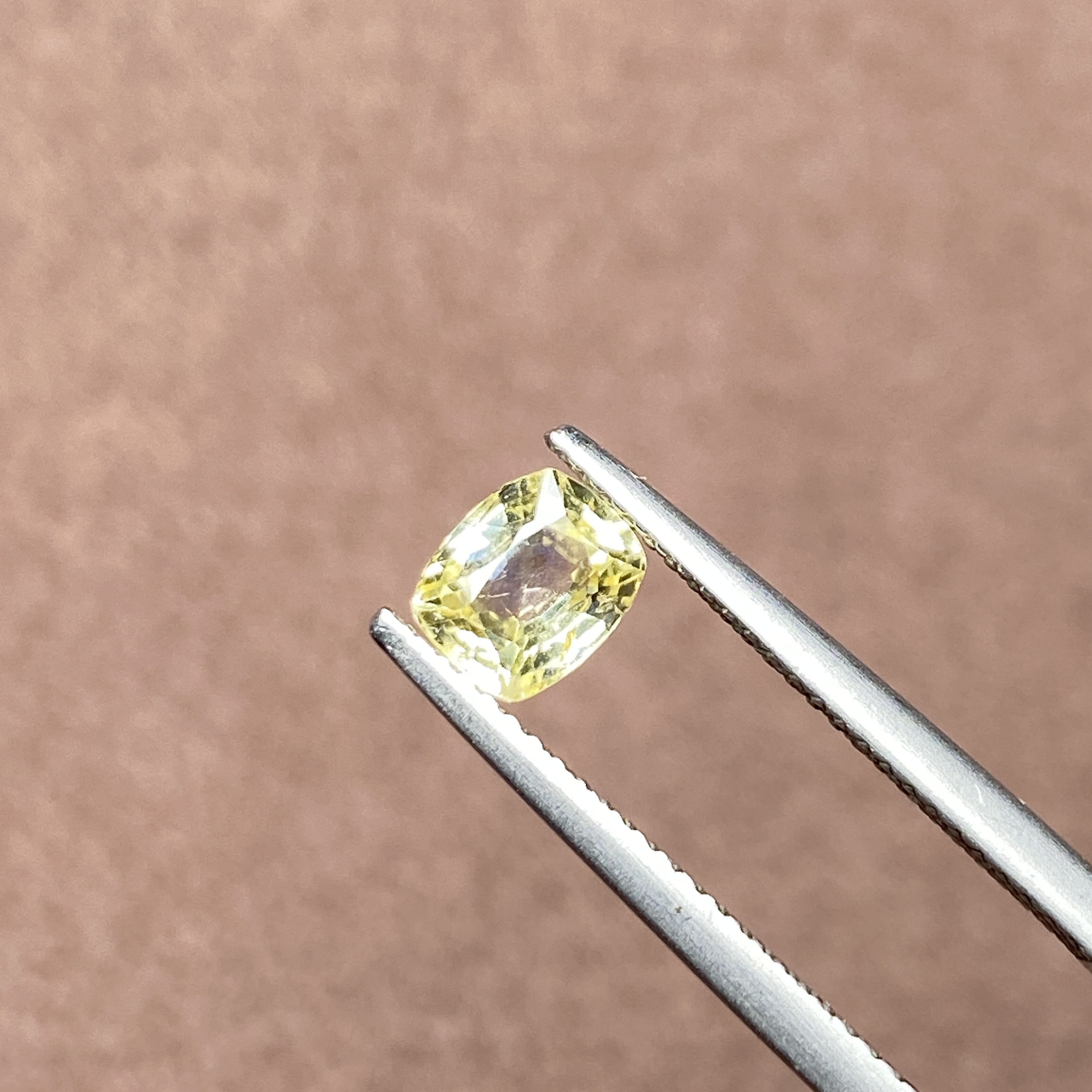 22G1165 有烧黄色蓝宝石 1.09克拉