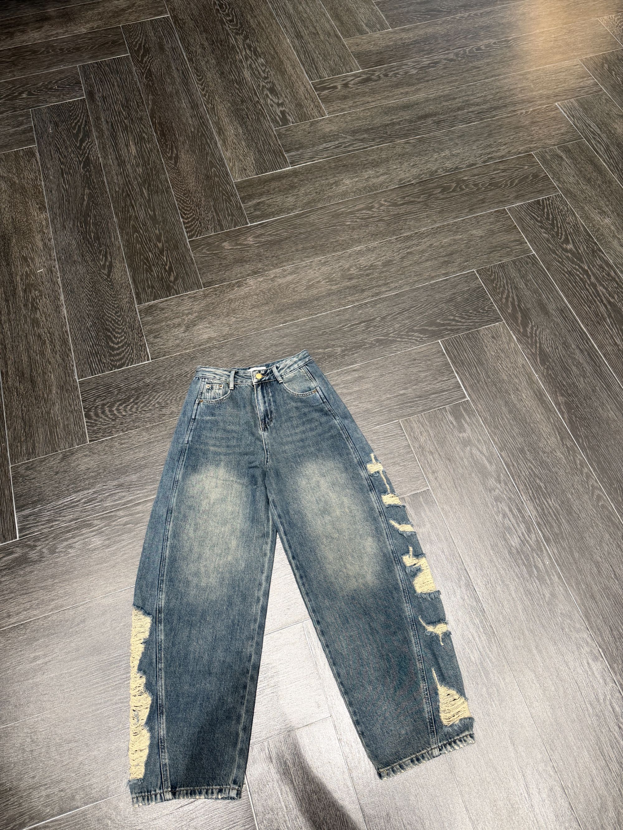 大气元（裤子）个性侧边破洞牛仔弯刀裤#B0006