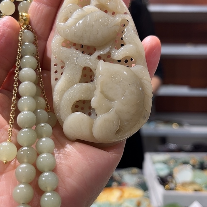 岫玉未镶嵌毛衣链