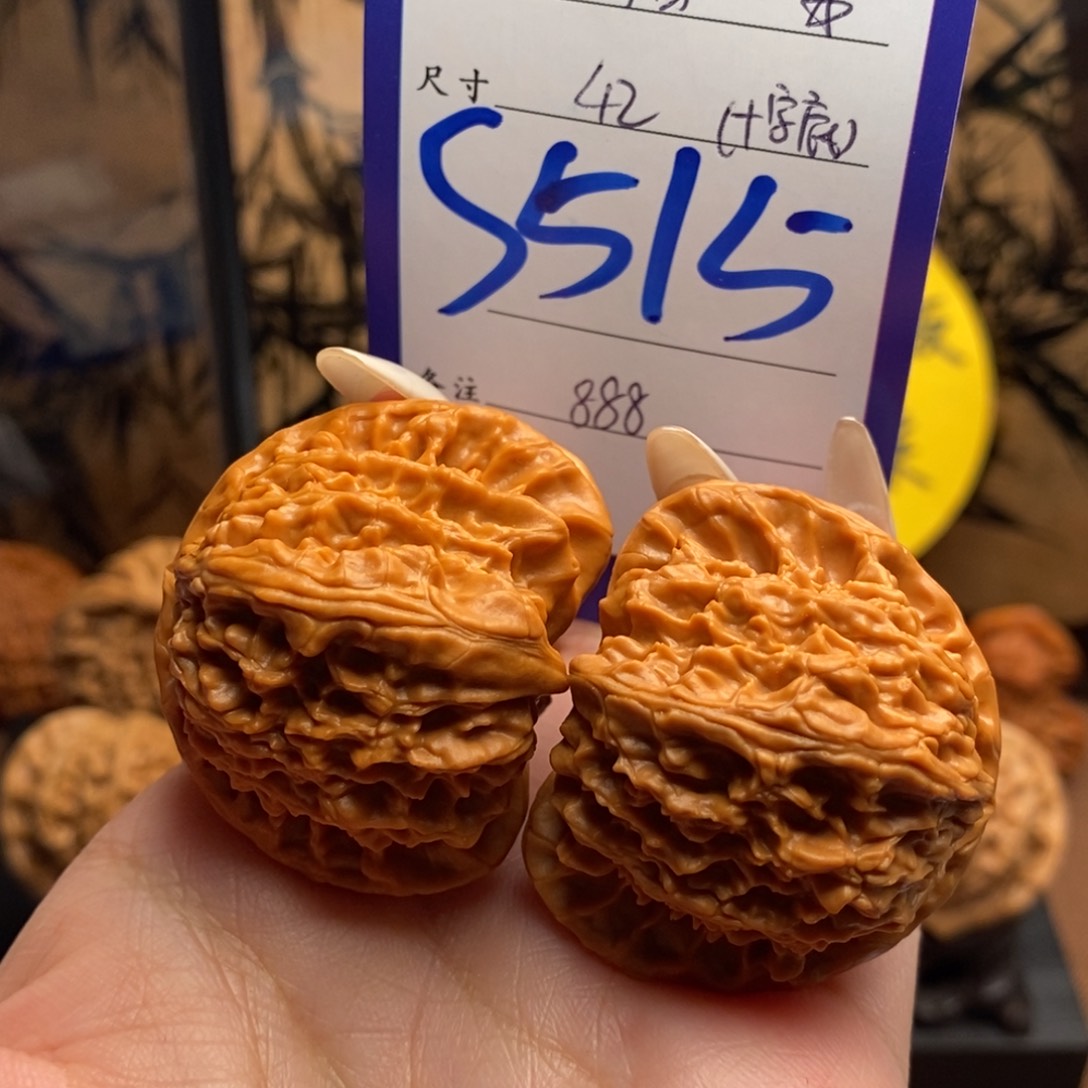 把件文玩核桃三角白42