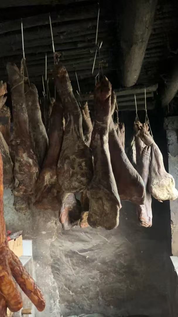 现场称重农村土家腊肉