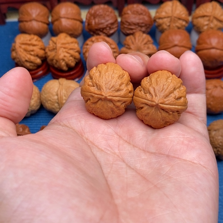 文玩核桃把件精品小手捻