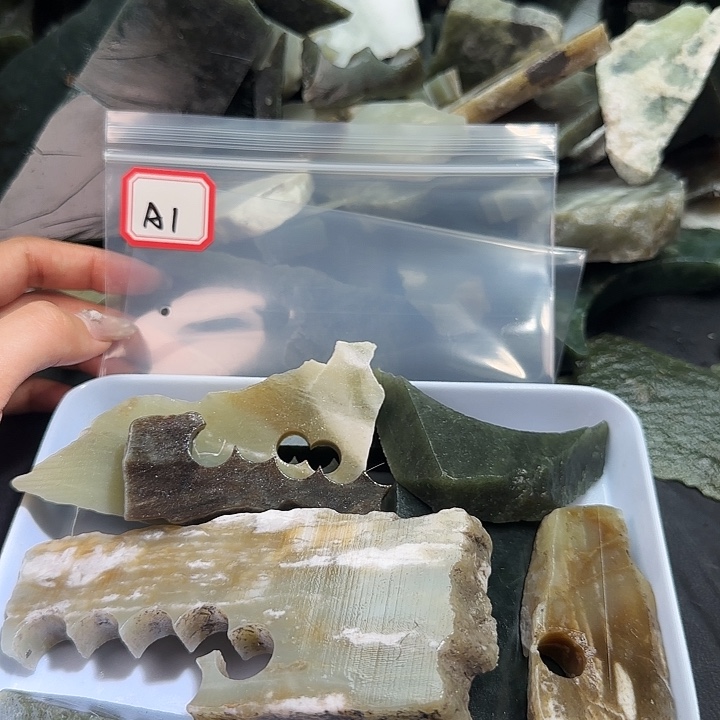 和田玉未镶嵌珠宝半成品