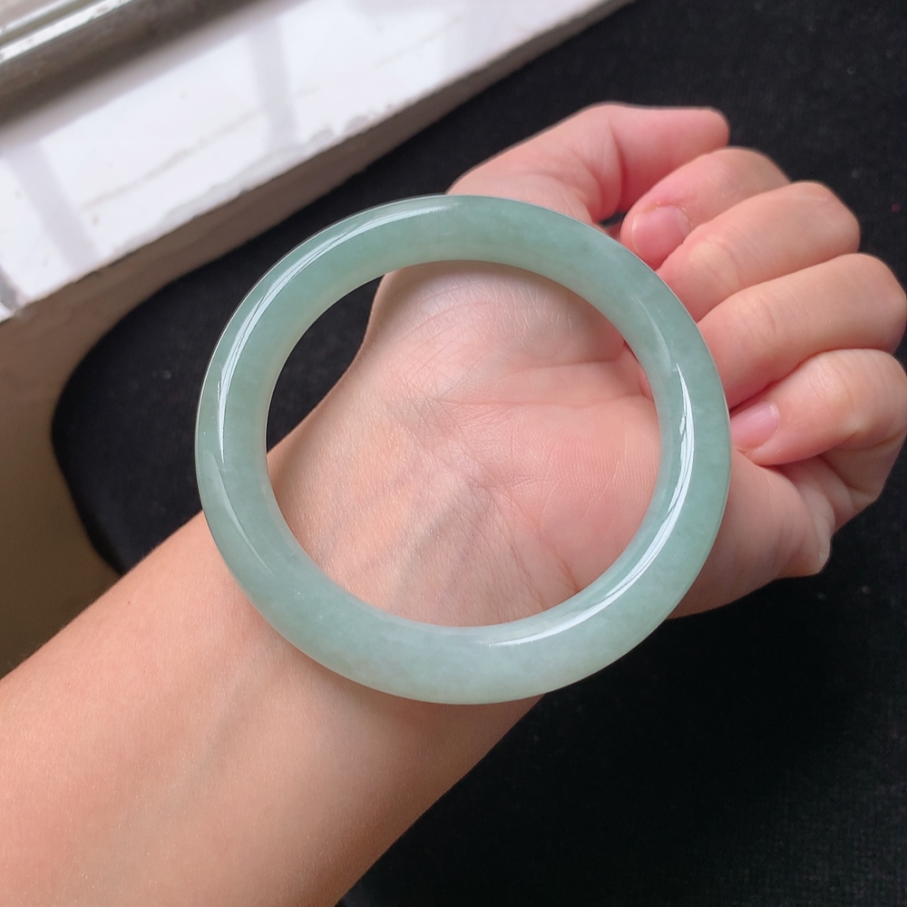 1573号 缅甸天然A货翡翠手镯54圈口满色果绿圆条手镯