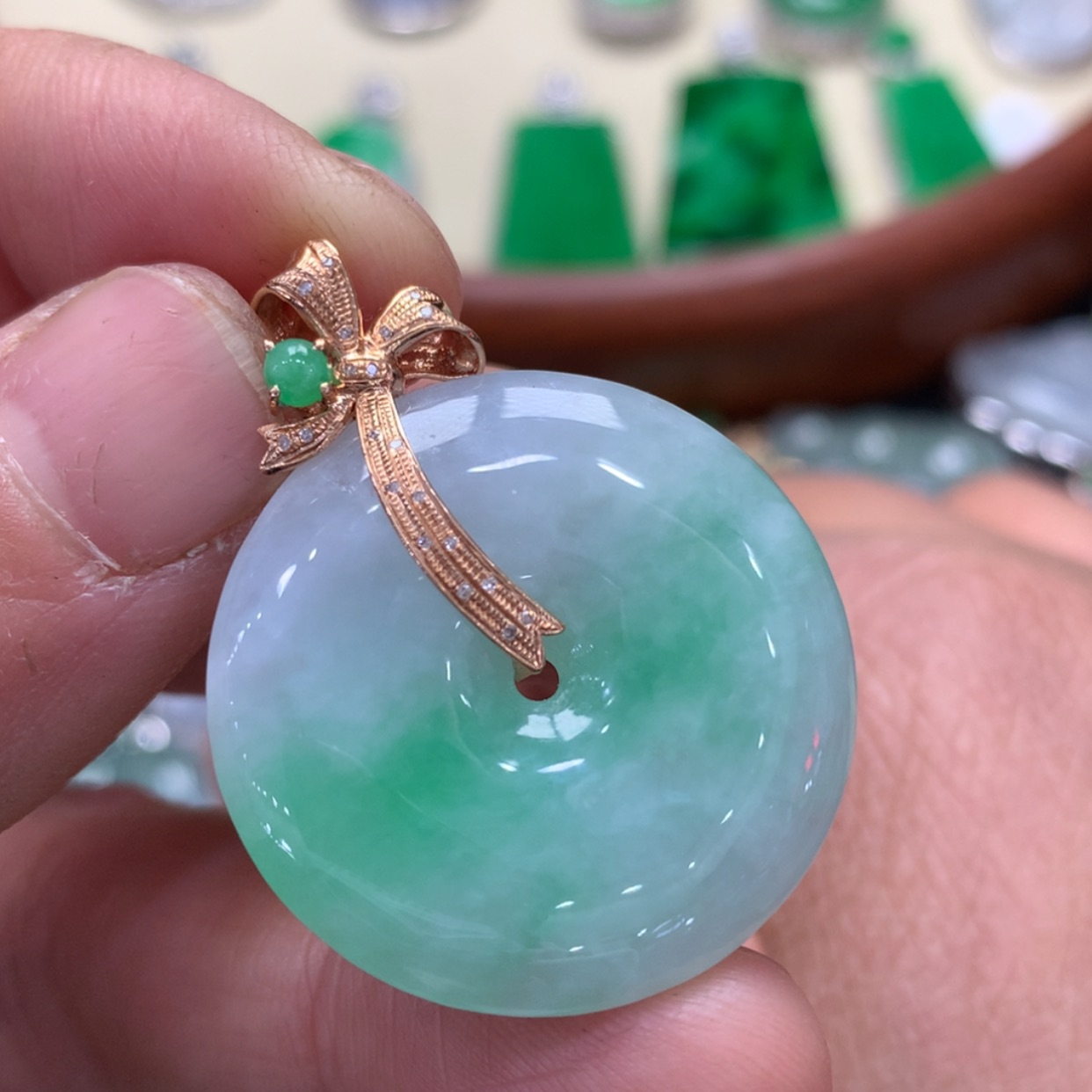 【闪购商品】翡翠颈饰18K金镶嵌平安扣