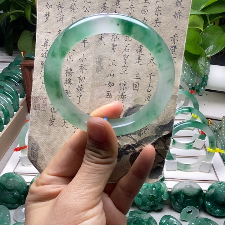 石英质玉未镶嵌手镯