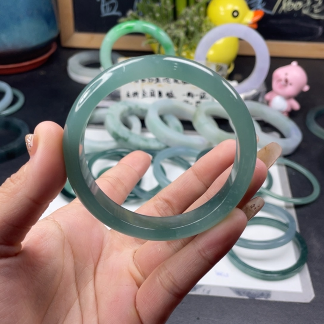 酱***紫定制翡翠未镶嵌翡翠手镯