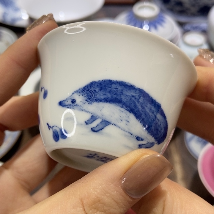 是**當陶瓷艺术品的设计