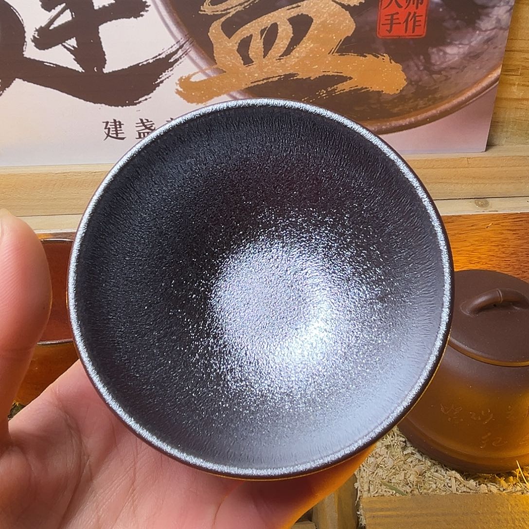 茶盏在哪都要快乐的度过这个春天