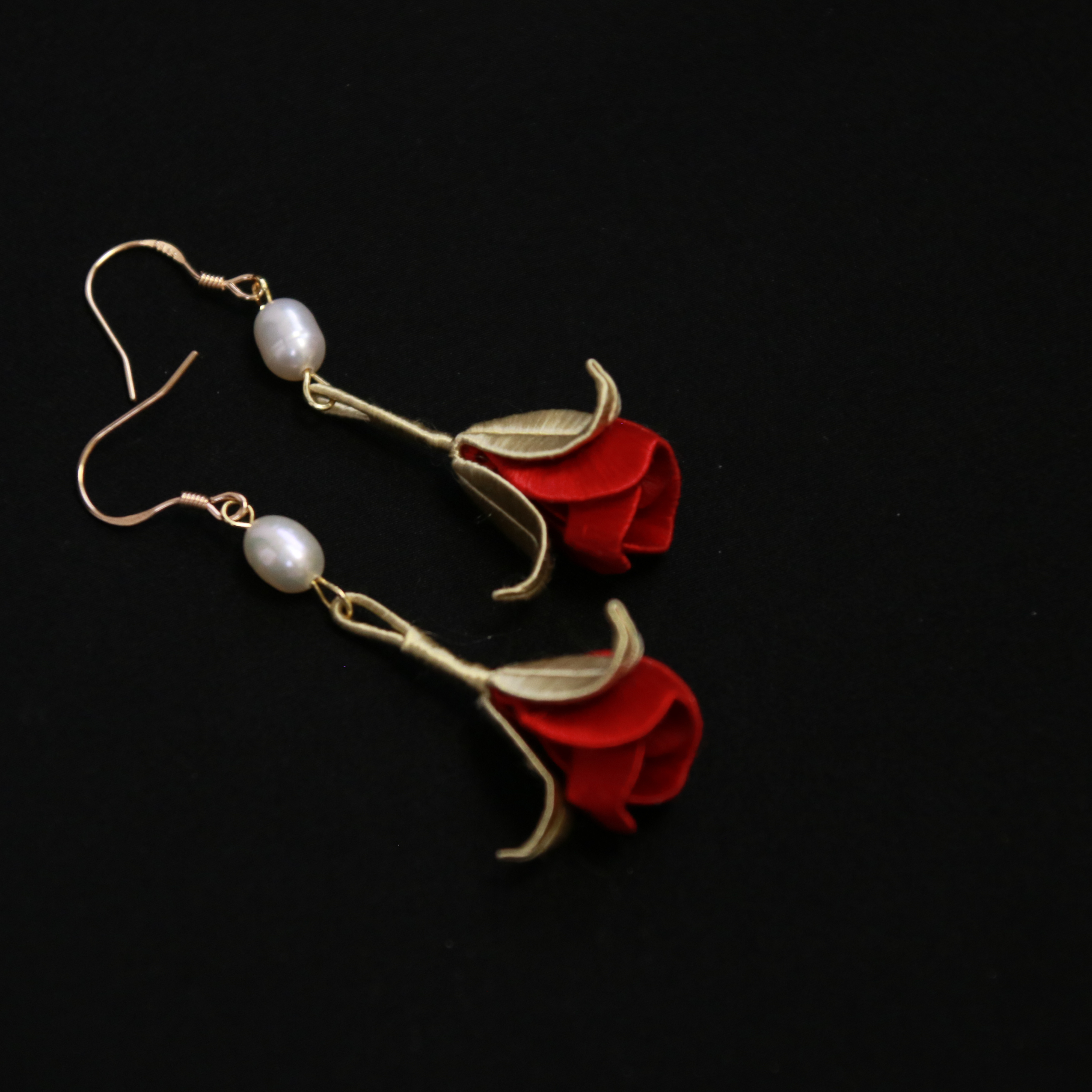 非金属布艺耳饰  玫瑰红色 手工缠花 首饰