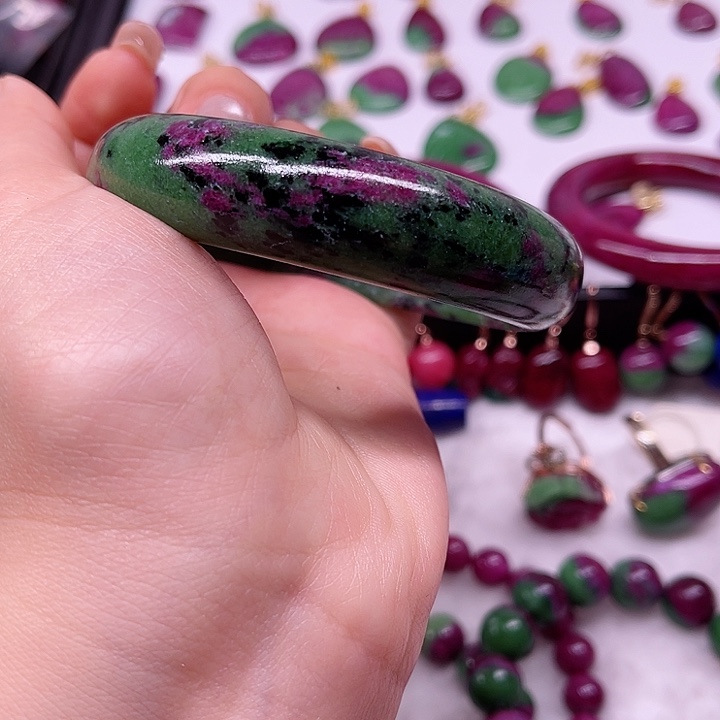 红宝石手镯 未镶嵌神*人