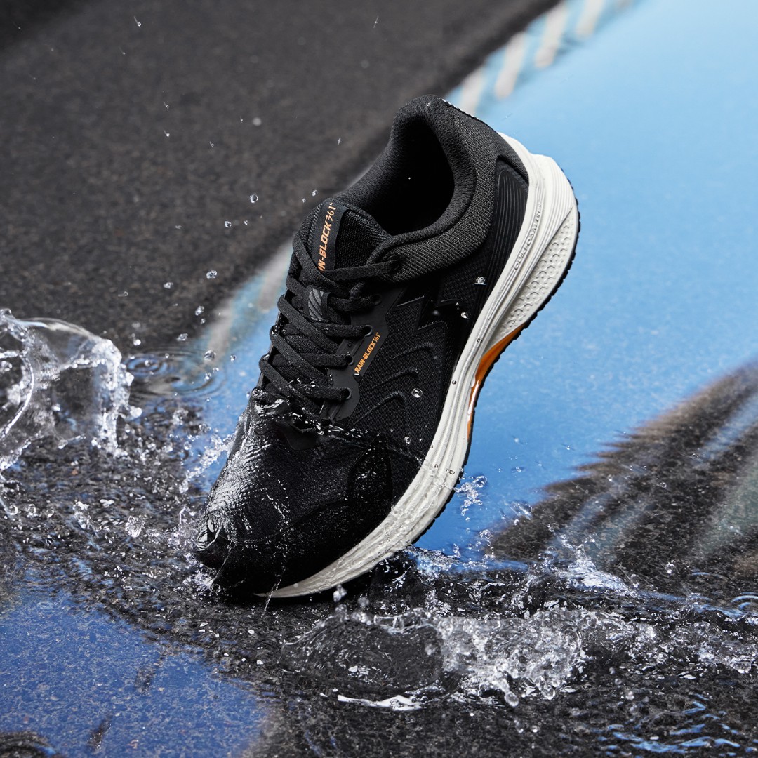 361°泰坦雨屏男鞋运动鞋秋冬季防泼水缓震回弹跑鞋防滑耐磨跑步鞋