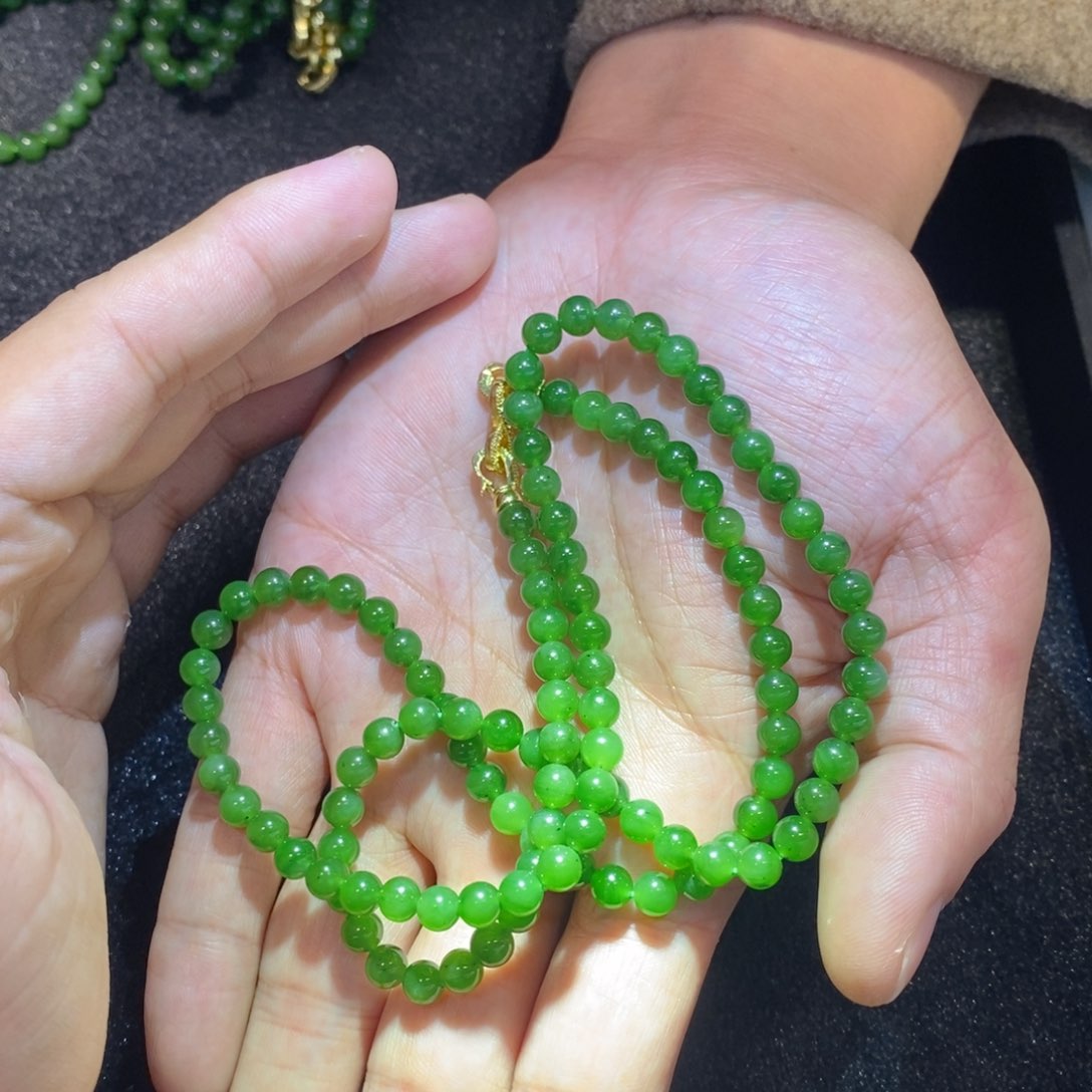 和田玉（碧玉）颈饰未镶嵌