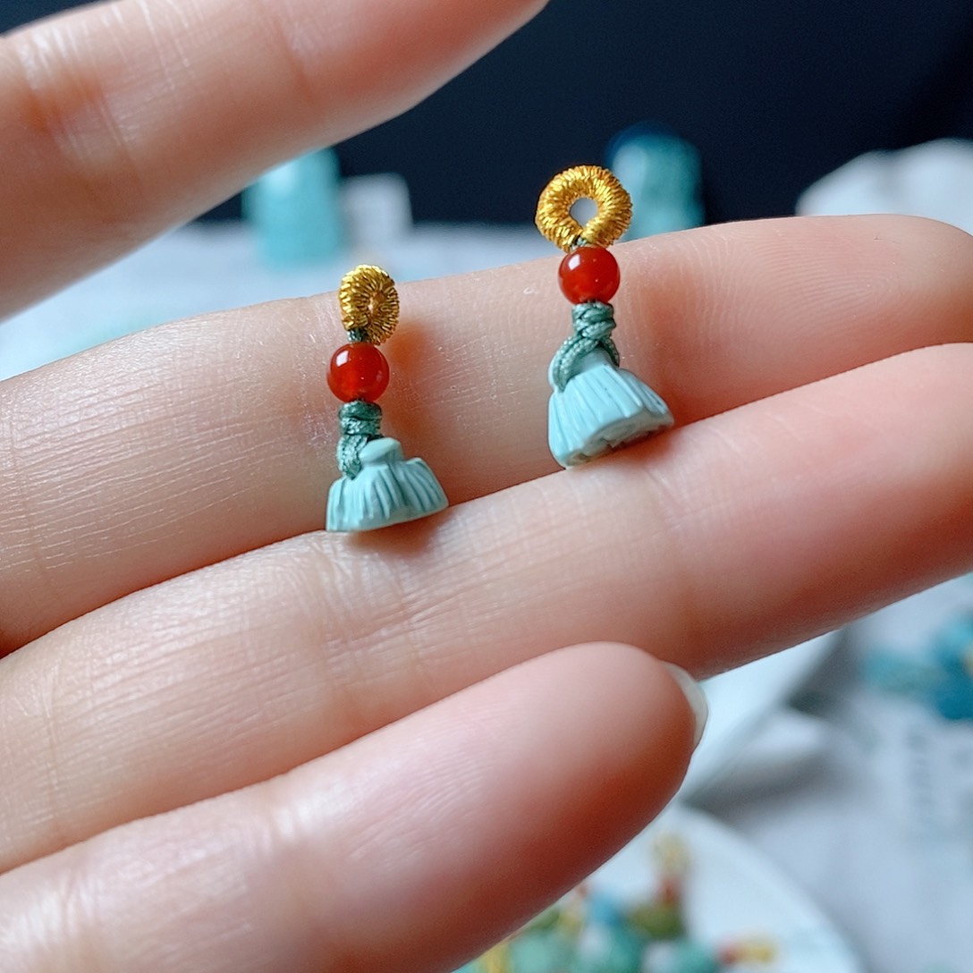 绿松石颈饰未镶嵌?**?