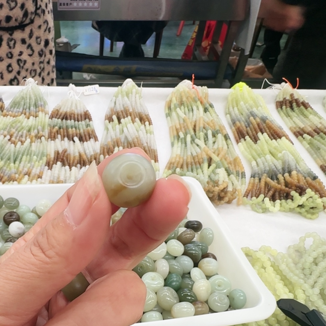 和田玉未镶嵌吊坠(不含链)