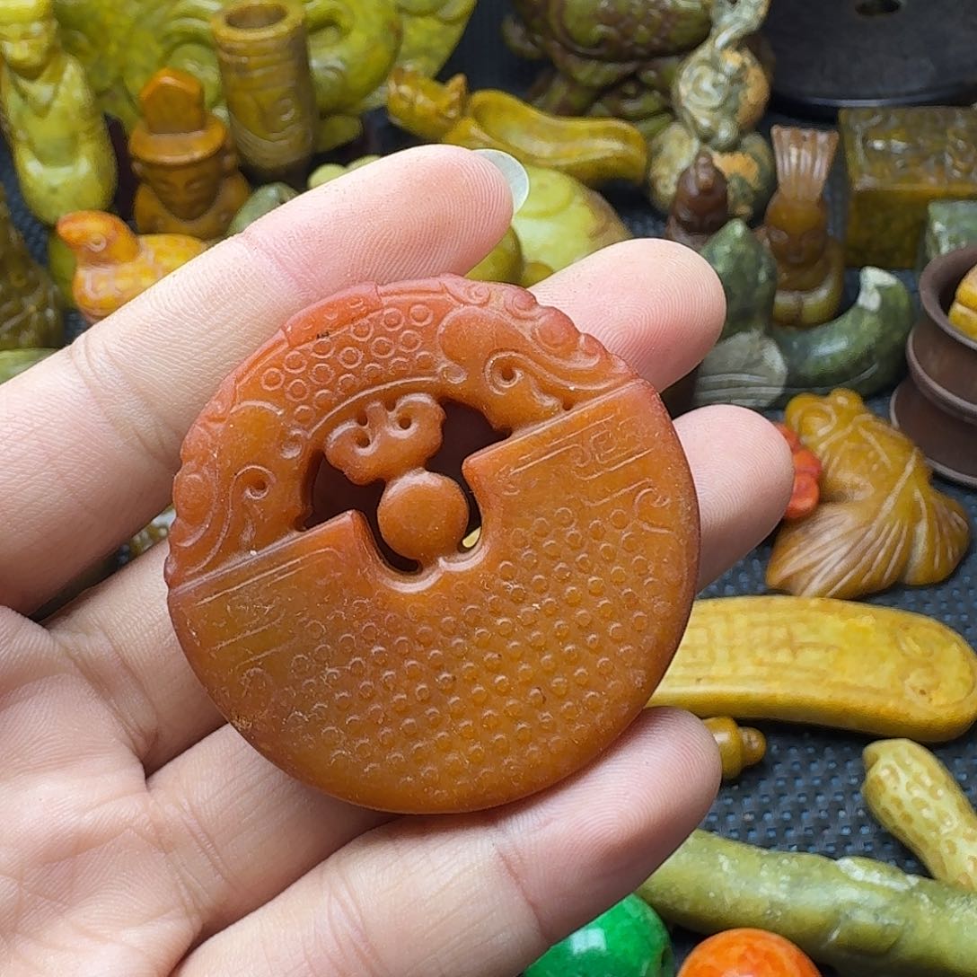 白玉菩提吊坠。。。