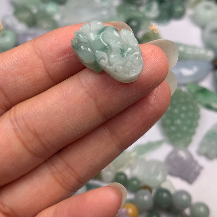 翡翠未镶嵌颈饰翡翠