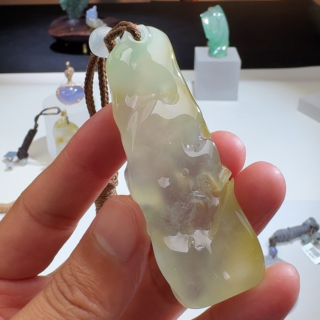 翡翠颈饰未镶嵌帅