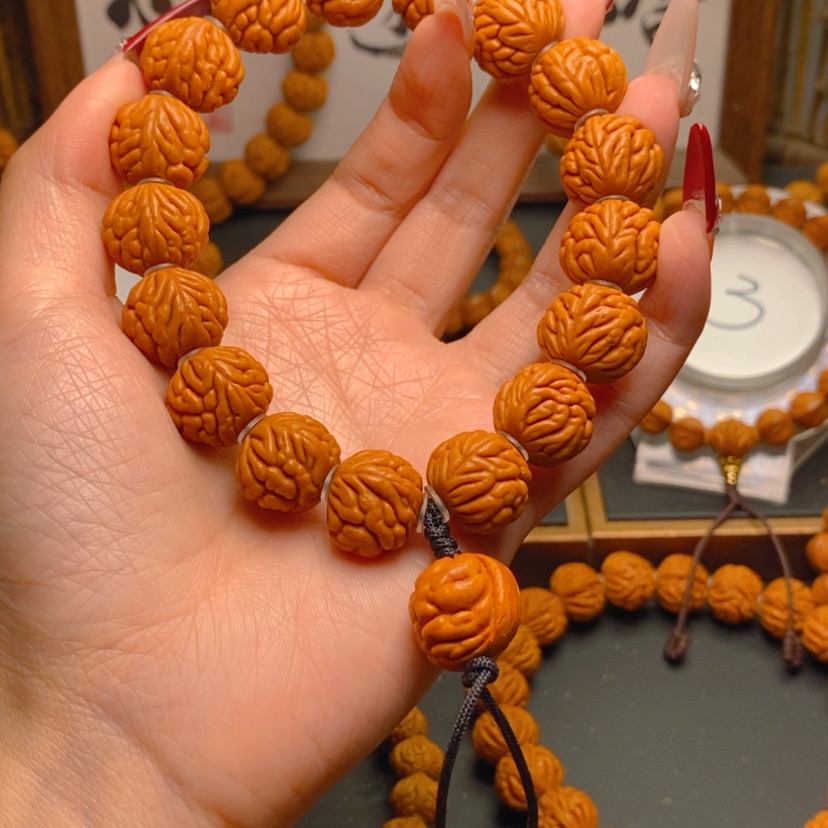 【闪购商品】桃核手串龙文桃核