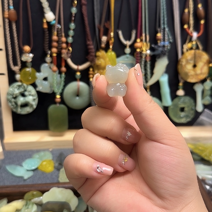 蛇纹石玉合金颈饰