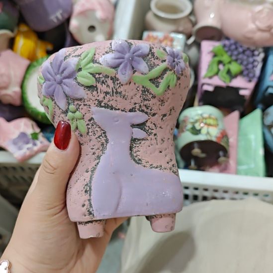 当场拍满15元发货不凑不发，花盆盆口不方不圆有针孔黑点是正常的，