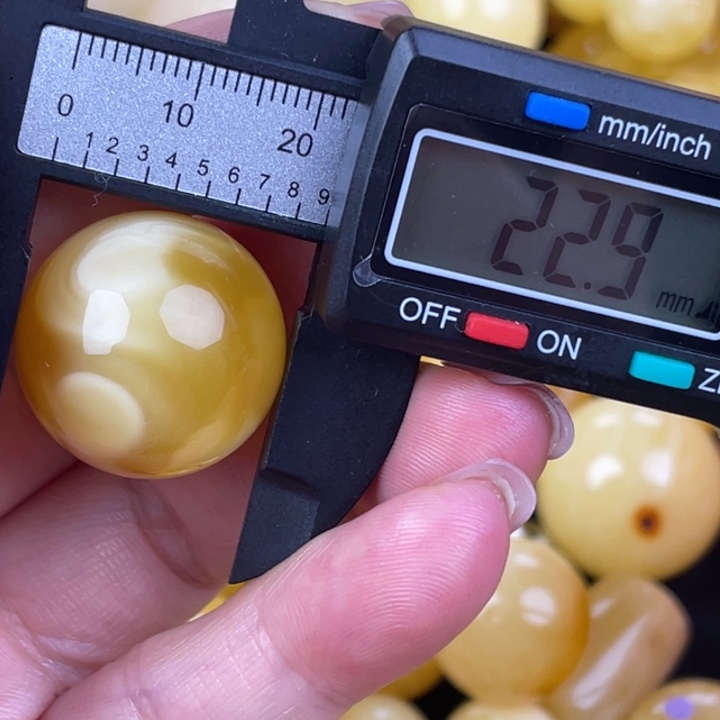 蜜蜡未镶嵌裸石67