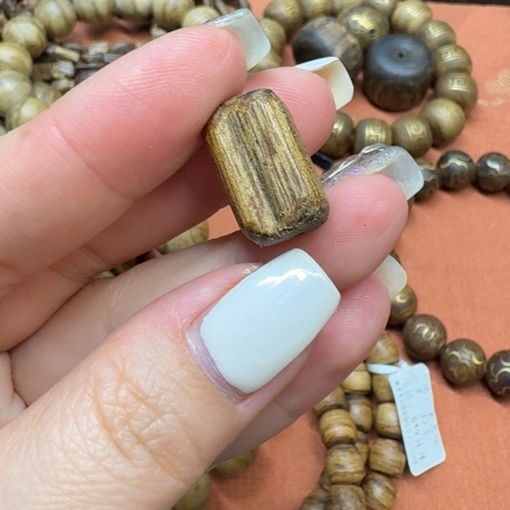 大叶紫檀（黑酸枝木类）