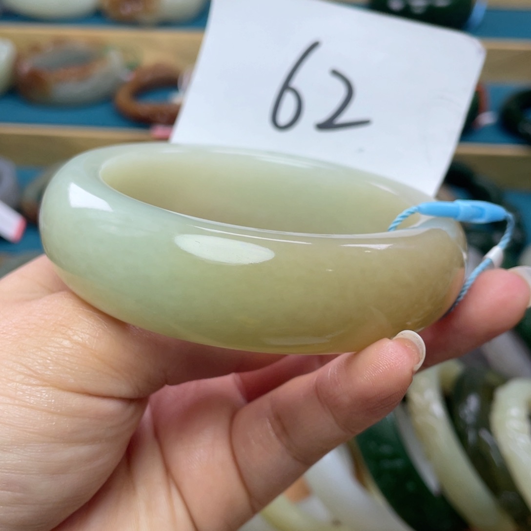 未镶嵌手镯和田玉圈口64