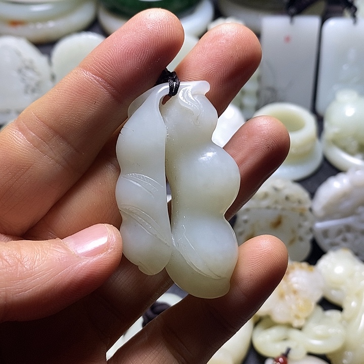 用***3和田玉未镶嵌挂件