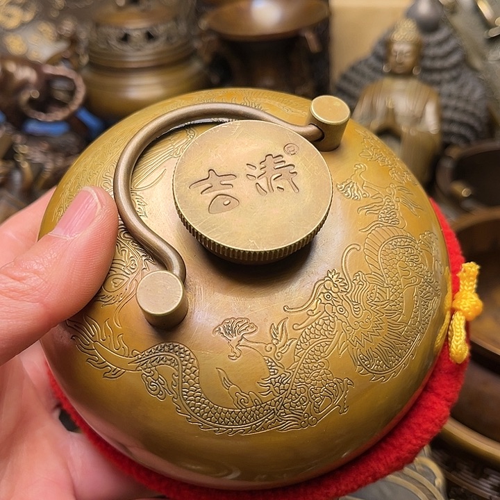 精美铜器批发档口